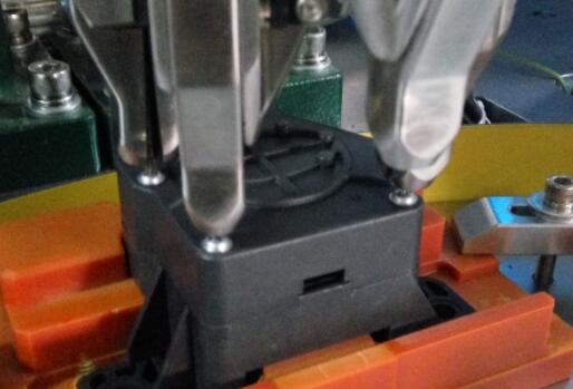 自動螺絲機 自動鎖螺絲機